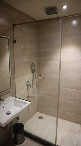 Bathroom 5, Park Continental, Hyderabad