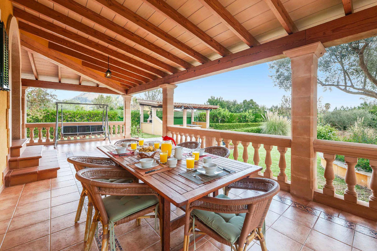 Others 5, Villa Raquel, Baleares
