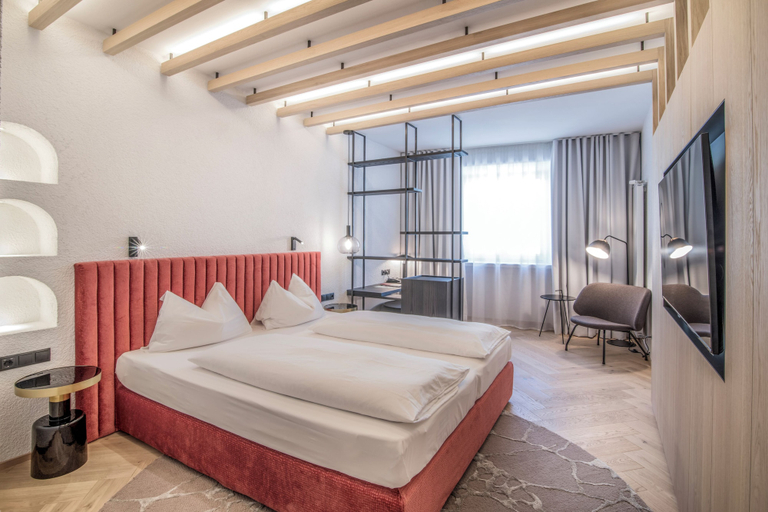 Bedroom 3, Posthotel Lamm, Bolzano