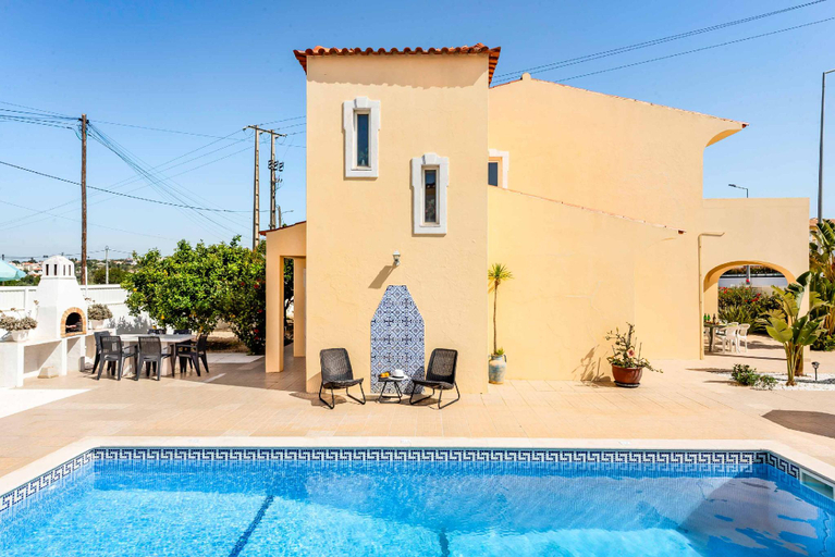 Others 2, Villa Girassol, Albufeira