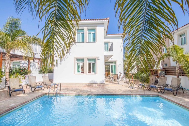 2, Villa Armostia