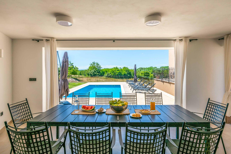Others 5, Villa Rosewood, Sveta Nedelja