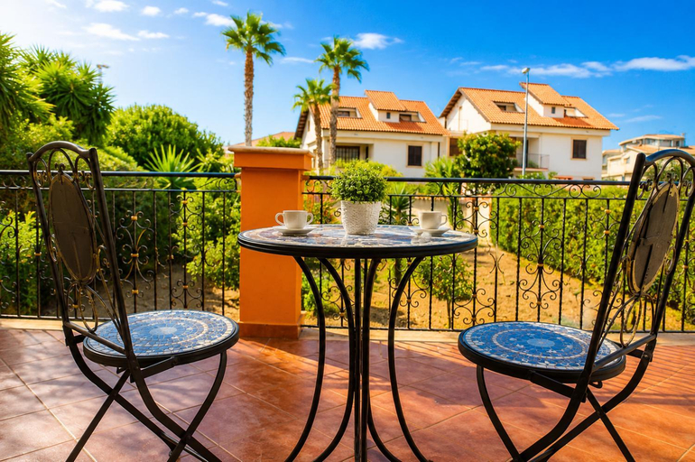 Others 5, Villa Kronos, Agrigento