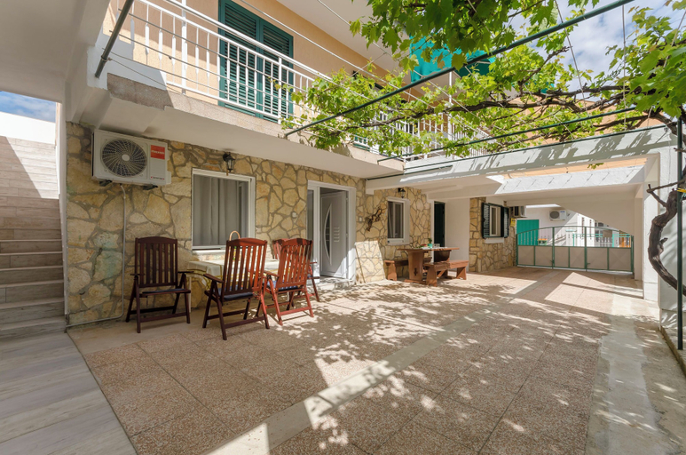 Others 2, Apartments Mila II, Vodice