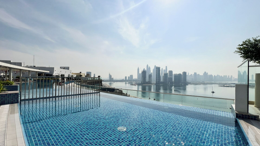 Pool 5, Elegant Palm Studio with Sea View & Pool, Dubai