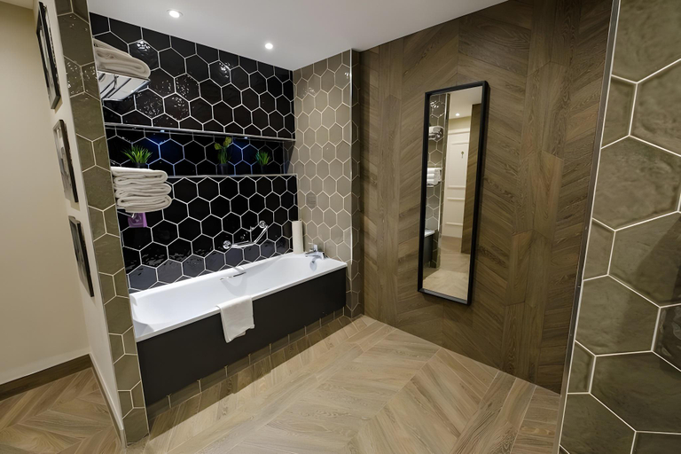 Bathroom 5, Talbot Hotel Midleton