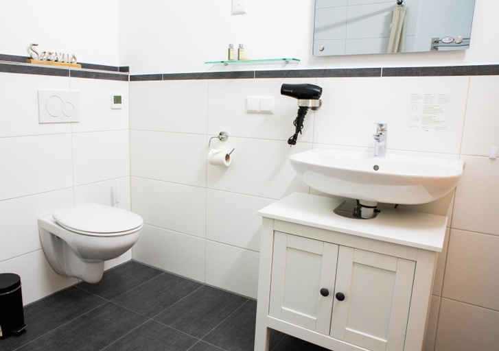Bathroom 2, Gastezimmer ROSS, Ebersberg