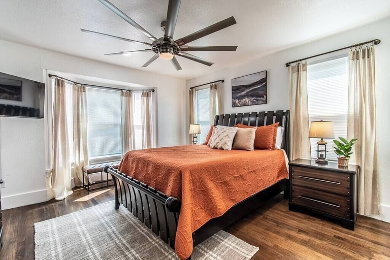 Room 4, Tranquil Terrace - Duplex #1, Nueces