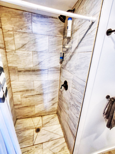 Bathroom 4, Blue Lake Resort, Grant