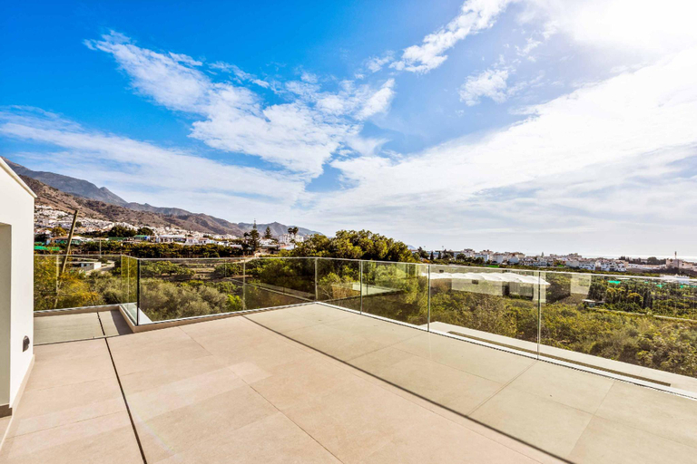 Others 5, Villa Popeson, Málaga