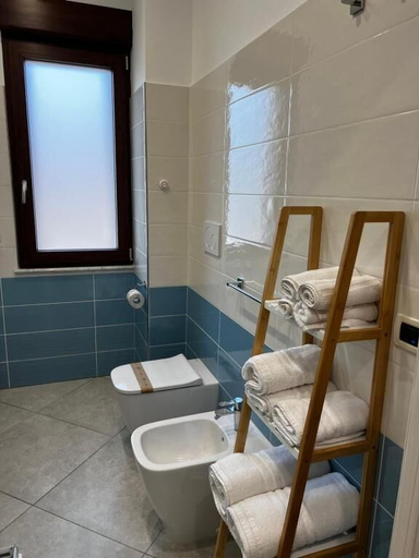 Bathroom 5, B&B Lamezia Central Airport, Catanzaro