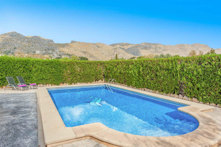 Others 3, Villa Raquel, Baleares