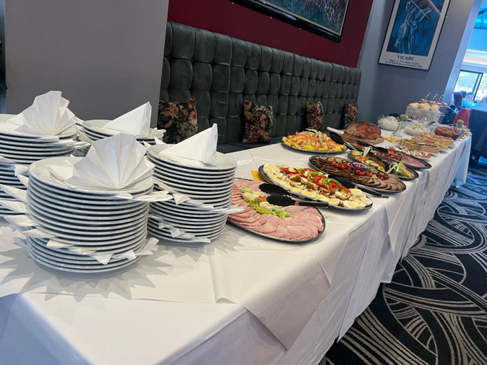 Food & Drinks 2, The Castle Hotel Neath, Neath Port Talbot