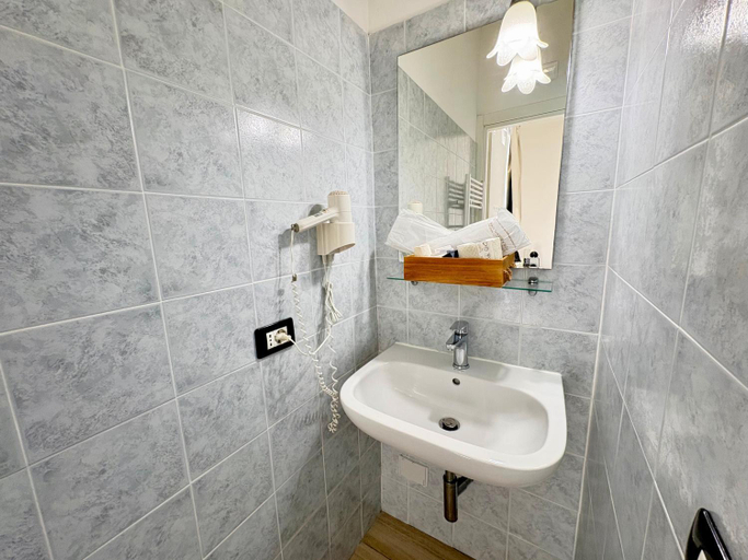 Bathroom 3, Affittacamere Il Veliero, La Spezia