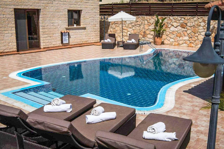 Others 2, Villa Nikos Argaka