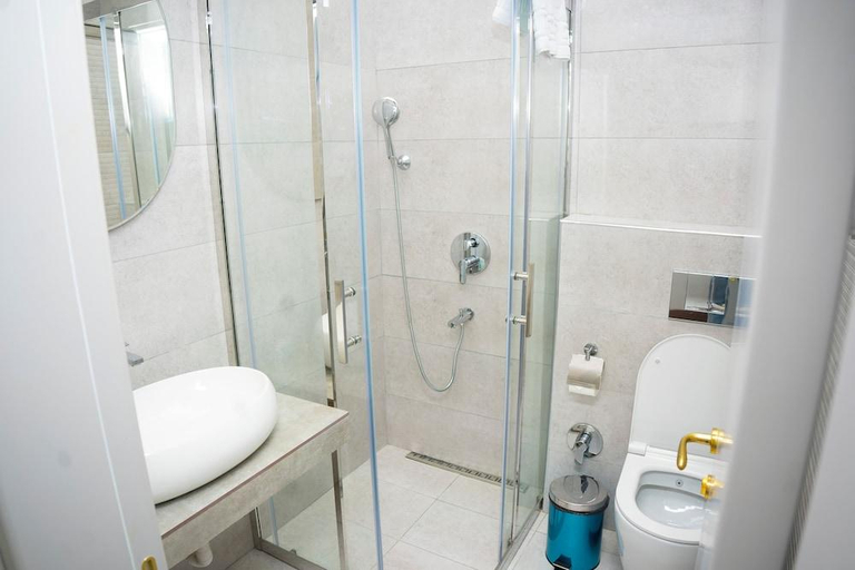 Bathroom 5, Port Marine Hotel, Baku