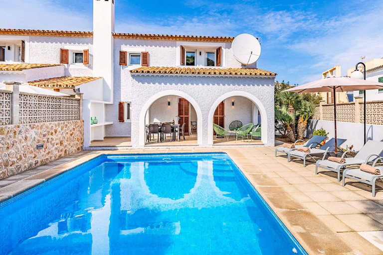 Sport & Beauty 3, Villa Monsy 2, Baleares