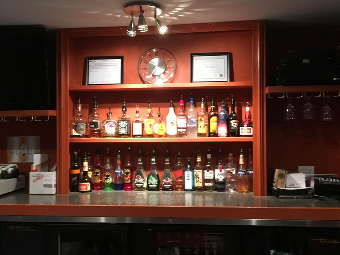 Food & Drinks 4, Riverside Inn, Division No. 17