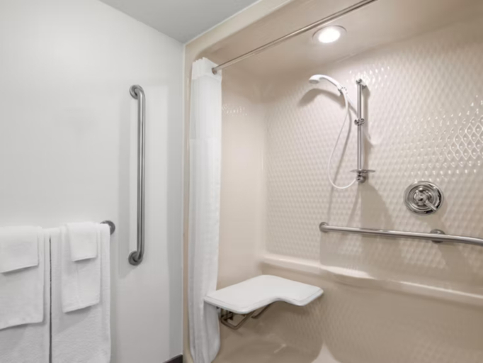 Bathroom 5, Garner Hotel HOUSTON - WESTCHASE by IHG, Houston