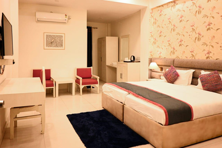 Bedroom 1, Hotel Samrat, Kaushambi