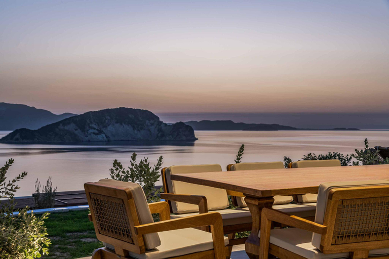 Others 3, Aurora Thesan, Ionian Islands