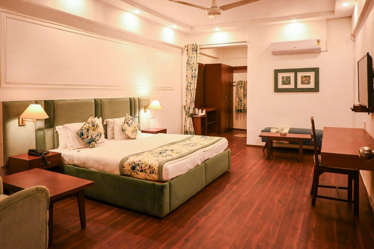 Bedroom 2, Hotel Samrat, Kaushambi