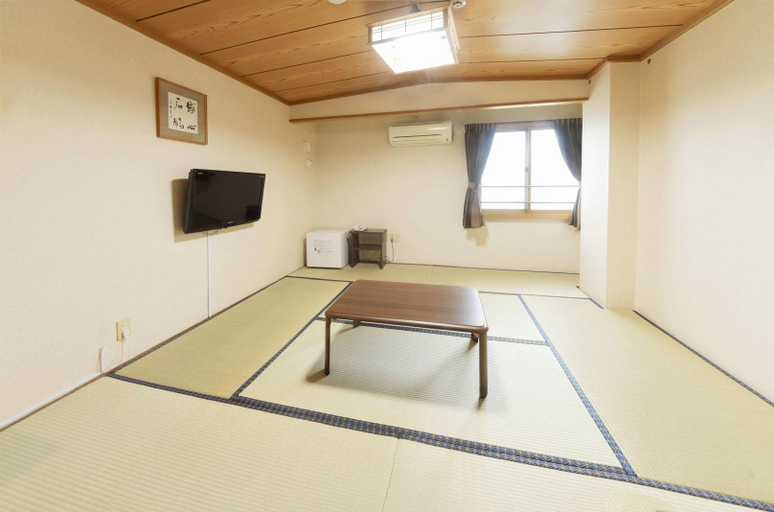Bedroom 4, Business Kaneko Hotel, Sasebo