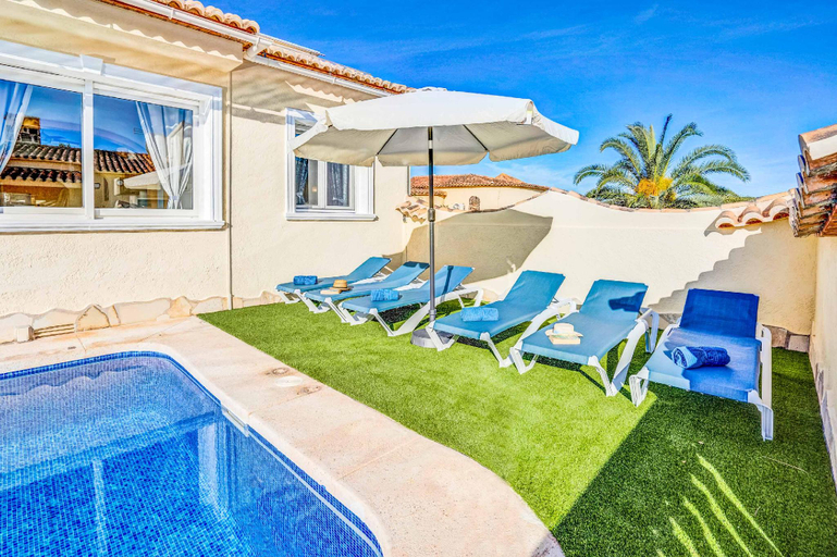 Others 5, Villa Matthias, Alicante