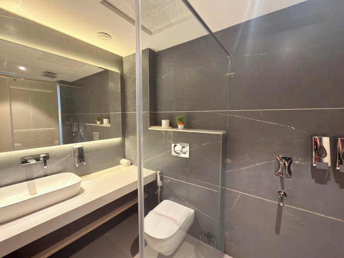 Bathroom 4, ARNISA Kasauli - A Boutique Hotel, Solan