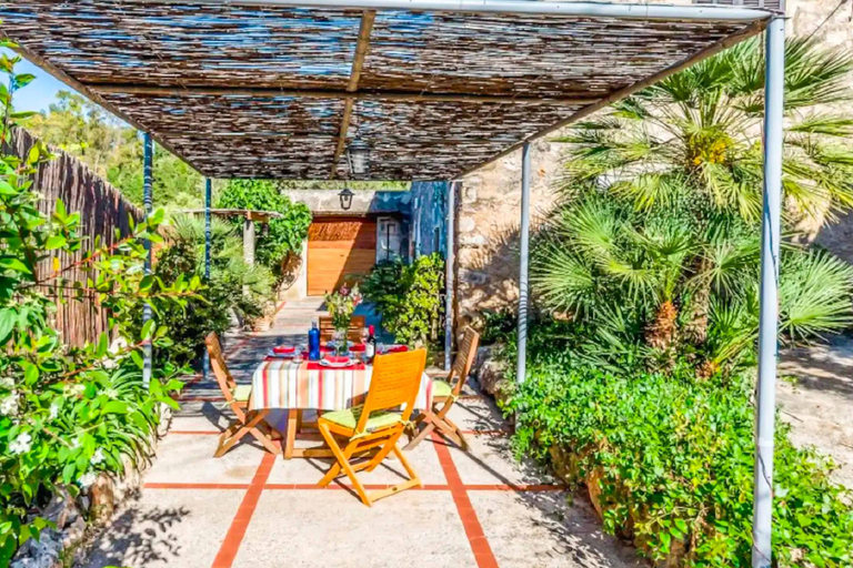 Others 4, Villa Guineu, Baleares