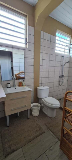 Bathroom, TEA TAHITI Holidays