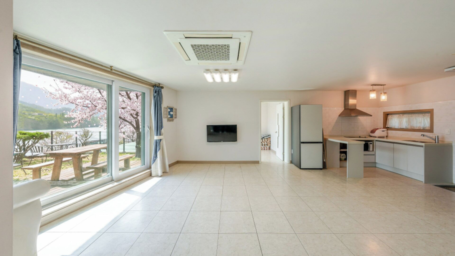 Others 3, Gapyeong Eos Pension, Gapyeong