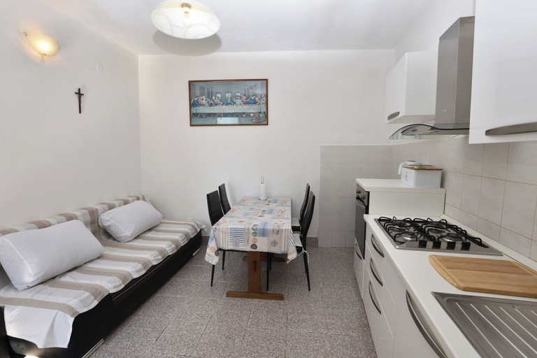 Others 2, Apartment Milka, Primošten