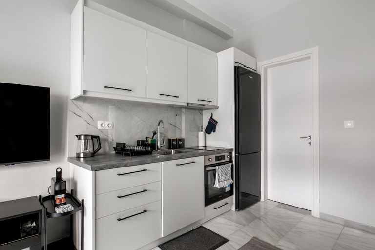 Private kitchen 4, Kolonaki Cocoon - 2-BR Stylish Apt with Backyard in Kolonaki, Attica