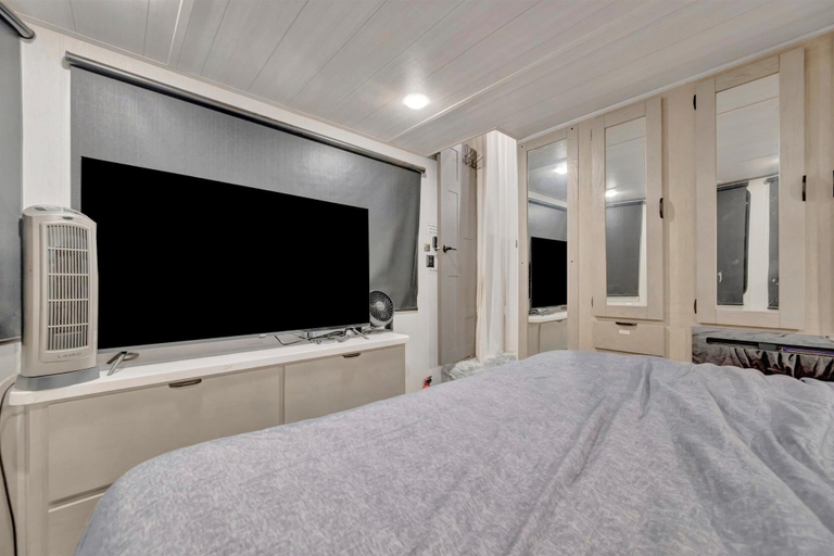 Room 4, Ultimate Glamping & Fun Adventure Hub, Hernando