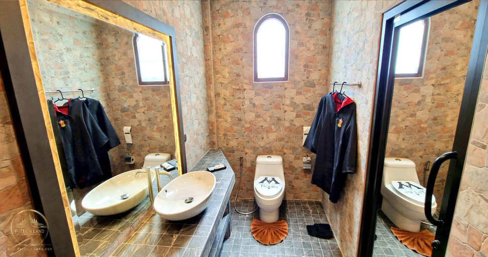 Bathroom 2, PATTAYA LAND - You Only Live Once, Pattaya