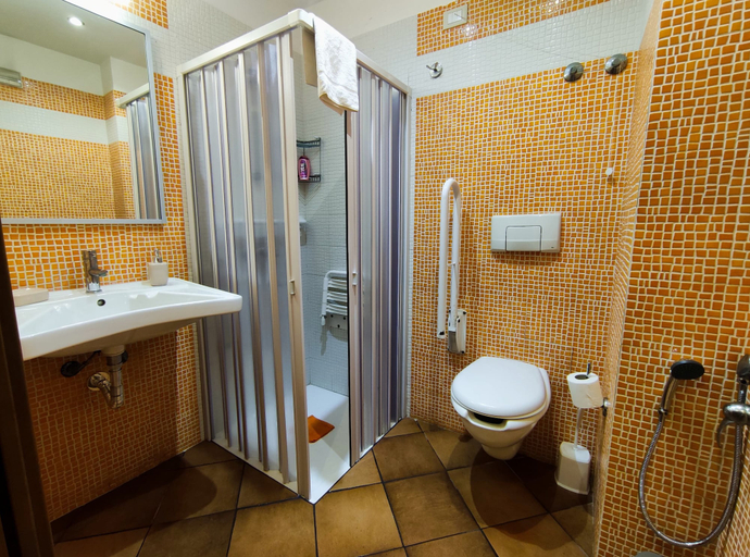 Bathroom 4, Palazzo dei Corsari- Apartment, Trapani