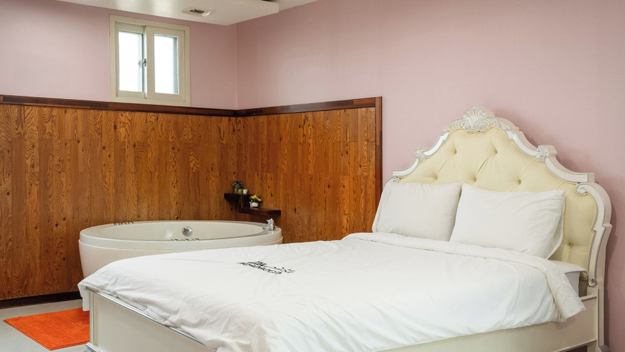 Room 3, Daebudo The Habitch Spa Pension, Hwaseong
