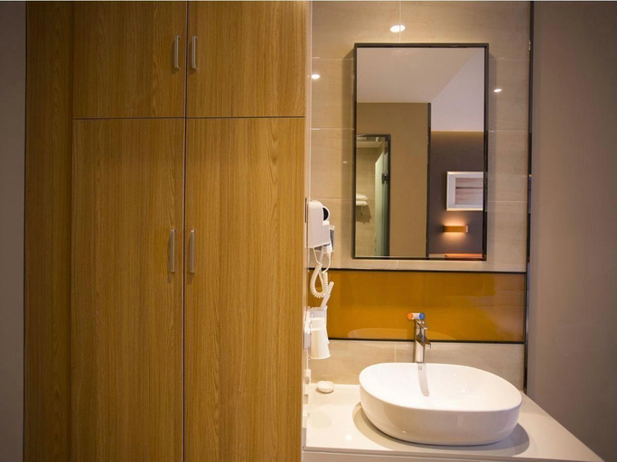 Bathroom 3, 7 Days Premium Binzhou 7th Huanghe Road People's Hospital, Binzhou