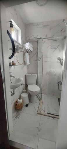 Bathroom 3, Hil Ada Otel, Bozcaada