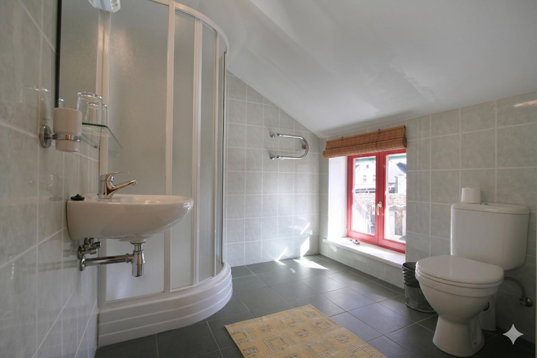 Bathroom, Raibie Logi, Ventspils