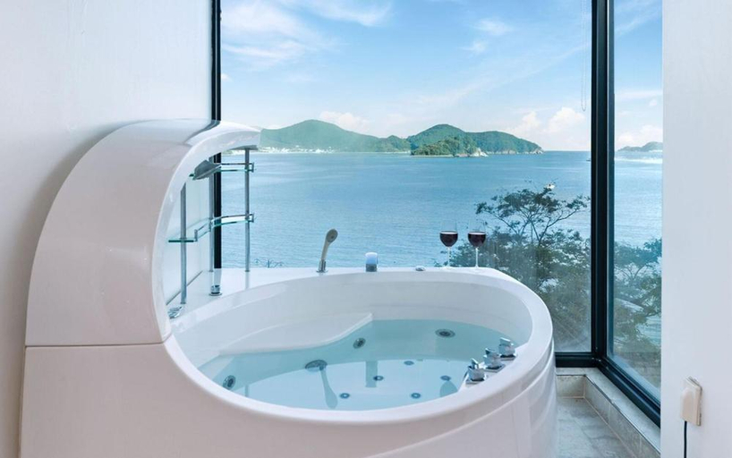 Bathroom, Geojae Maraepos Pension, Geoje