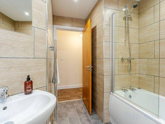 4, Cosy Modern Flat, Cockermouth, Sleeps 4, Cumbria