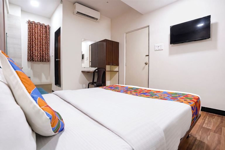 Room 4, Fabhotel Sk Galaxy, Thane