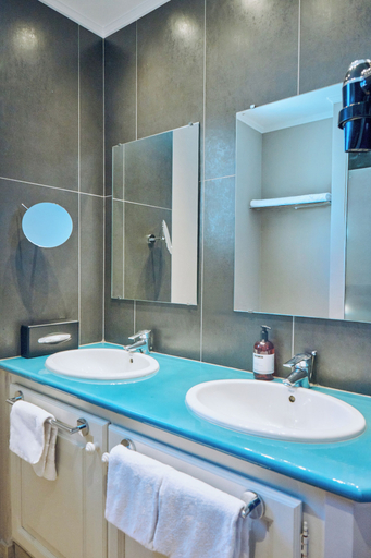 Bathroom 5, Hôtel Vendôme, Alpes-Maritimes