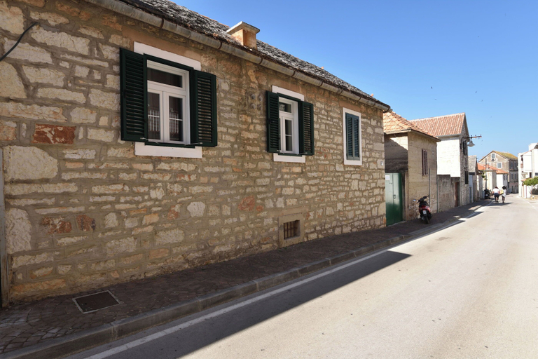 Others 4, Apartment Varos 1, Primošten