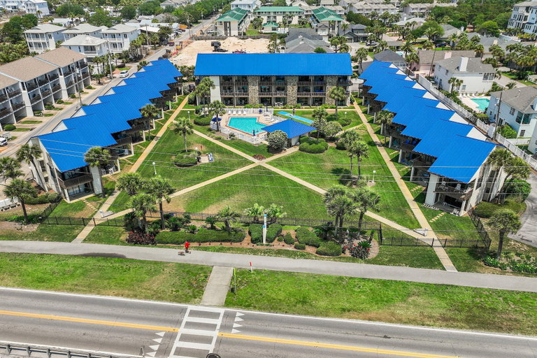 Exterior 3, Blue Surf 8, Walton