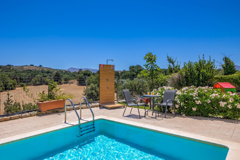 Sport & Beauty 2, Villa Aclando with private swimming pool, Crete