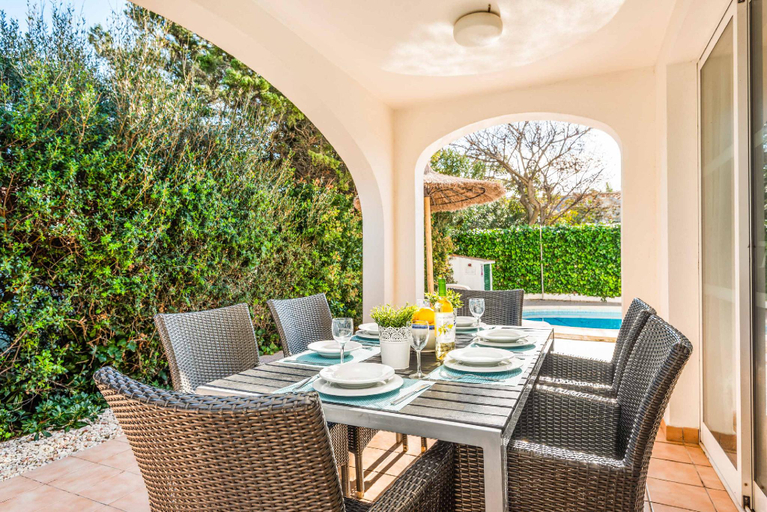 Others 3, Villa Karoline, Baleares