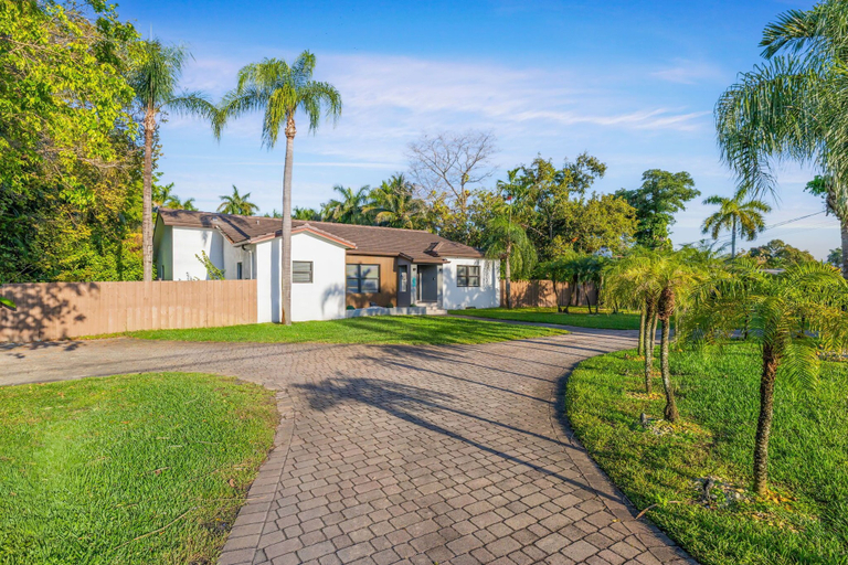 Front of property 2, Moroccan Style Villa · Pool & Cabana | BKB Court, Miami-Dade